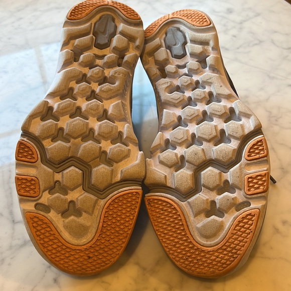 Nike Flex Fitsole Gray & Peach Running/Training Shoes - Picture 5 of 8